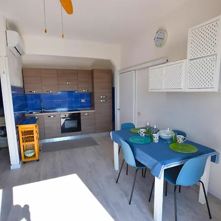 Luca' S Apartment, Fronte Mare *